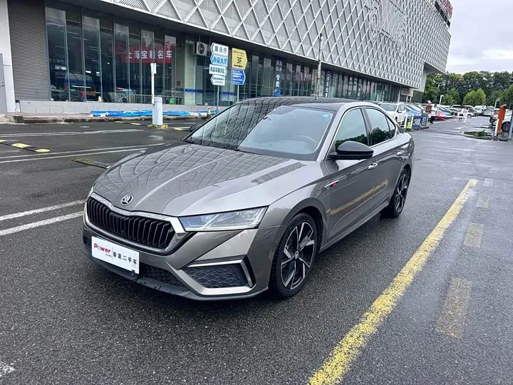 Skoda Octavia Pro 2022 из Китая — купить под ключ