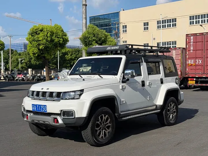 BAIC Beijing BJ40 2023 из Китая — купить под ключ
