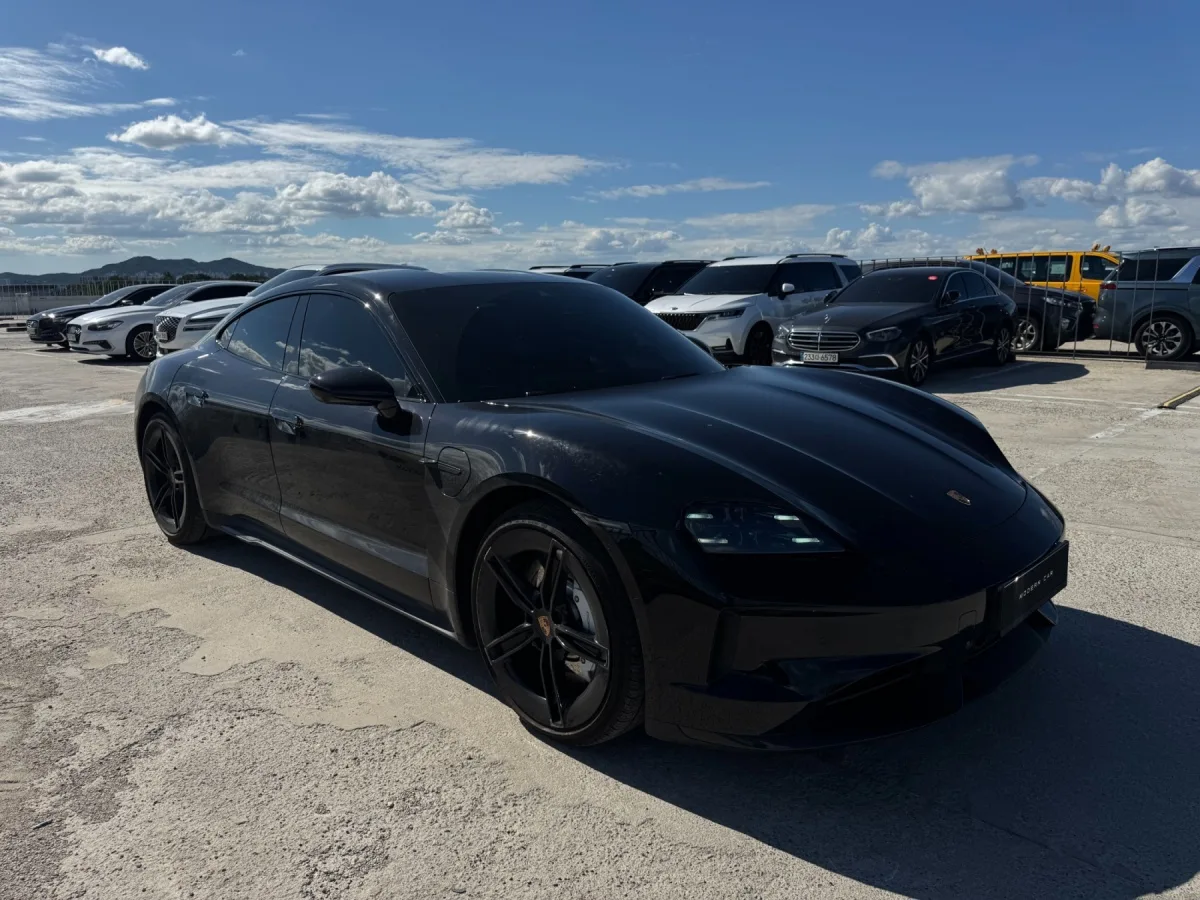 Porsche Taycan 2025 из Кореи — купить под ключ