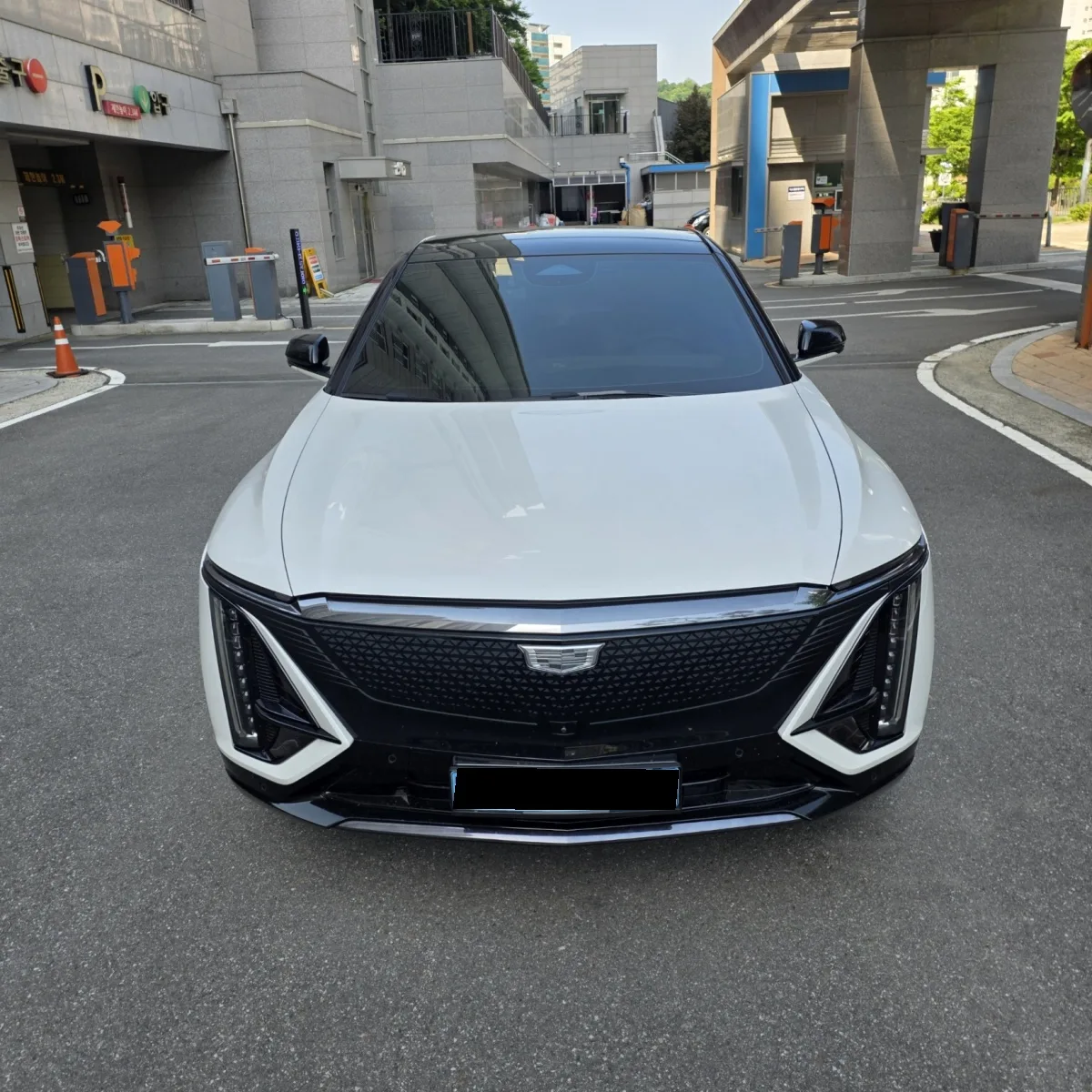 Cadillac Lyriq 2024 из Кореи — купить под ключ