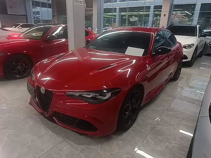 Alfa Romeo Giulia 2026 из Китая — купить под ключ