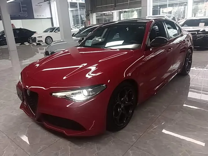 Alfa Romeo Giulia 2022 из Китая — купить под ключ