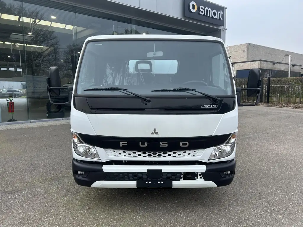 Mitsubishi Canter 2025 из Европы — купить под ключ
