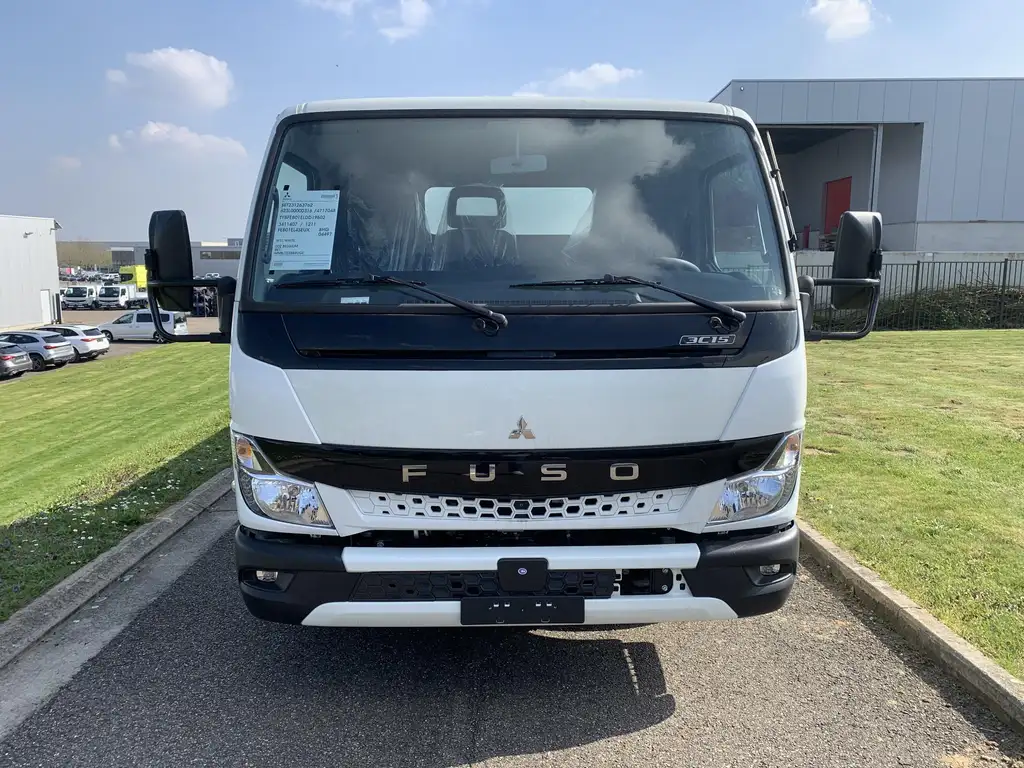Mitsubishi Canter 2025 из Европы — купить под ключ