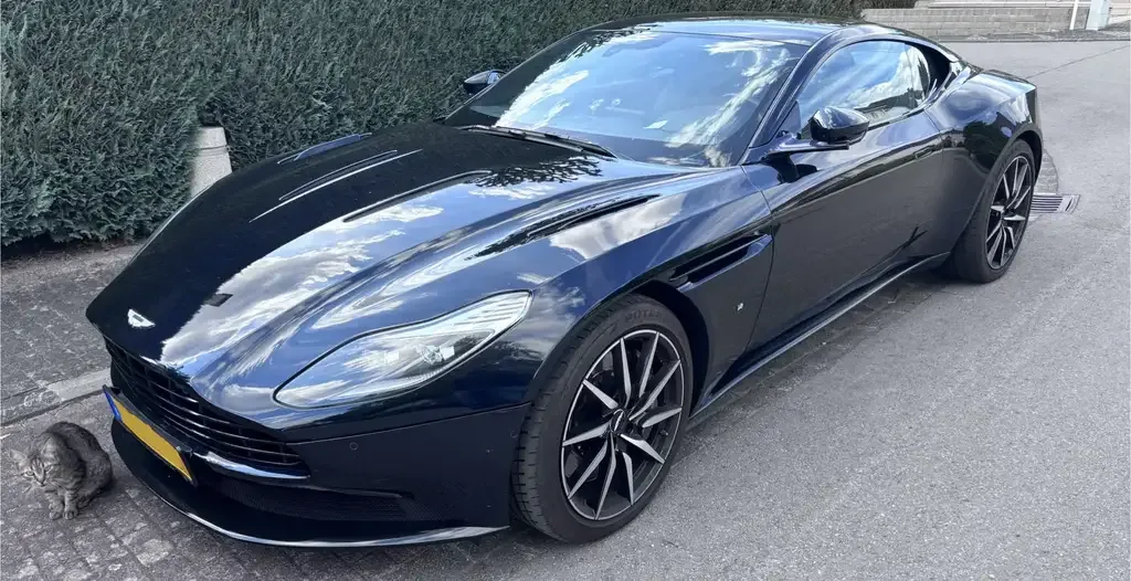 Aston Martin DB11 2017 из Европы — купить под ключ