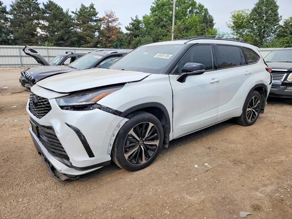Toyota Highlander 2022 из США — купить под ключ