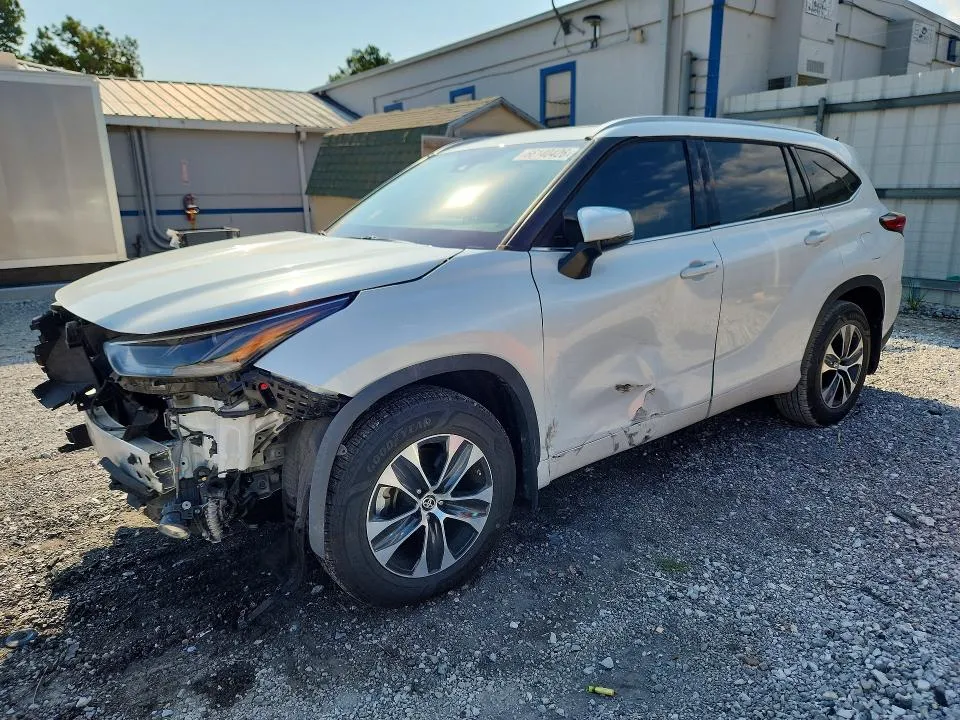 Toyota Highlander 2022 из США — купить под ключ