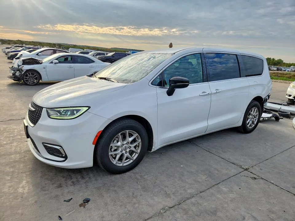 Chrysler ALL Models 2025 из США — купить под ключ