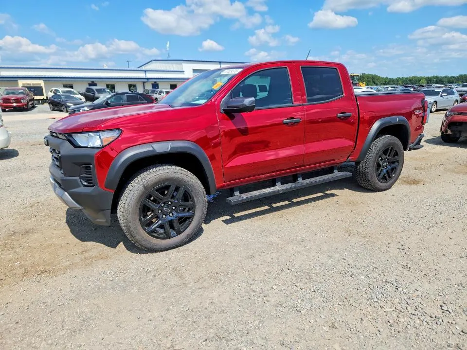 Chevrolet Colorado T 2025 из США — купить под ключ