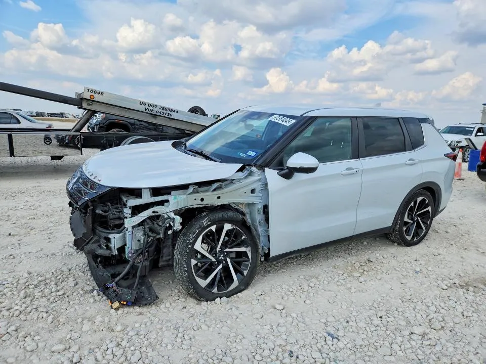 Mitsubishi Outlander 2023 из США — купить под ключ