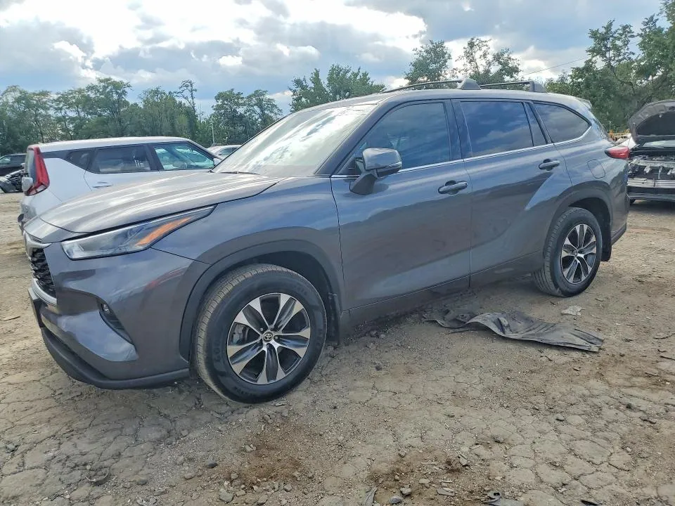 Toyota Highlander 2022 из США — купить под ключ