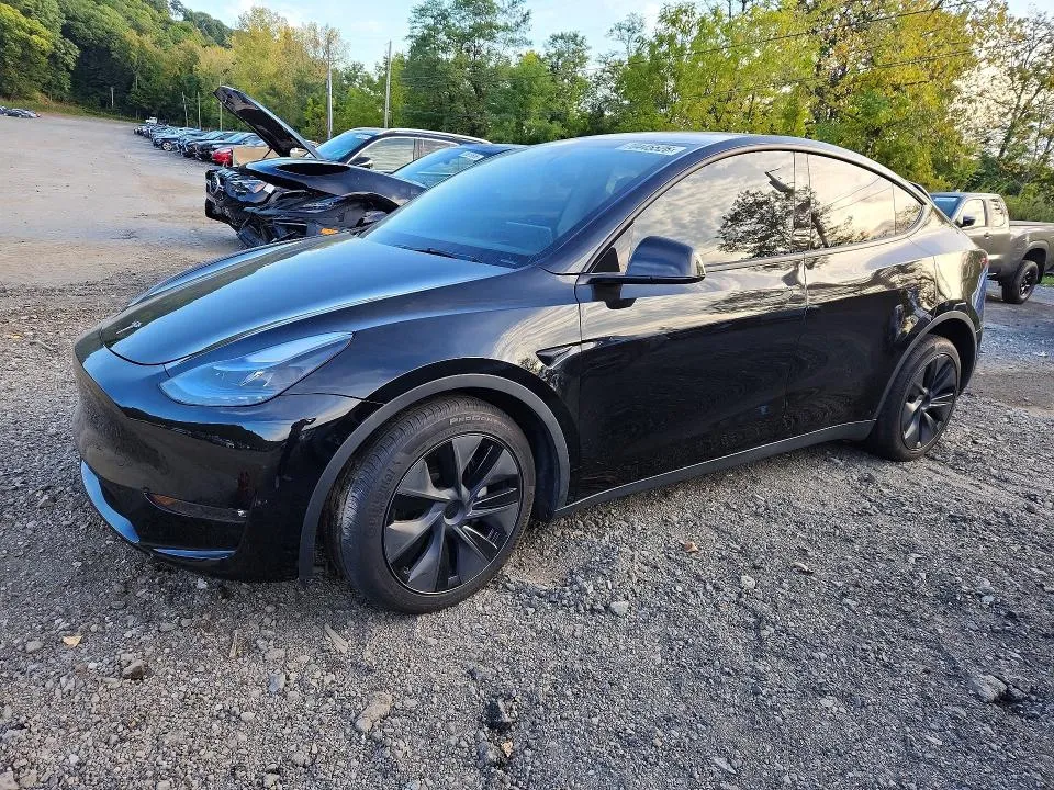 Tesla Model Y 2025 из США — купить под ключ