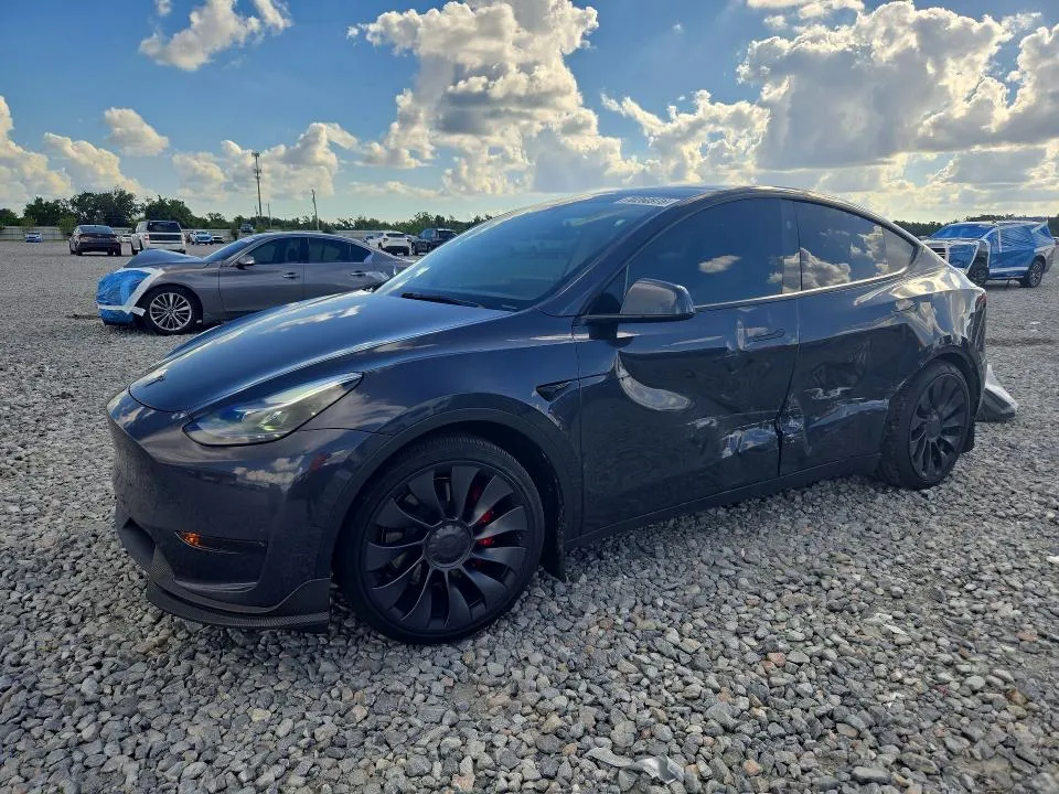 Tesla Model Y 2025 из США — купить под ключ