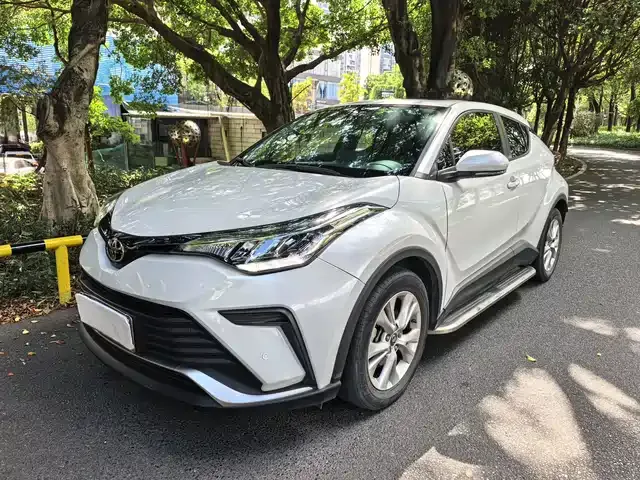 Toyota Izoa 2022 из Китая — купить под ключ