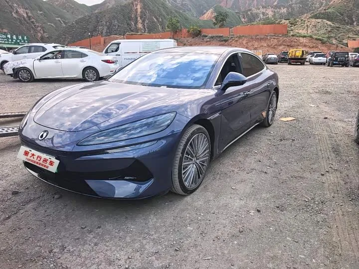 Denza Z9 2024 из Китая — купить под ключ