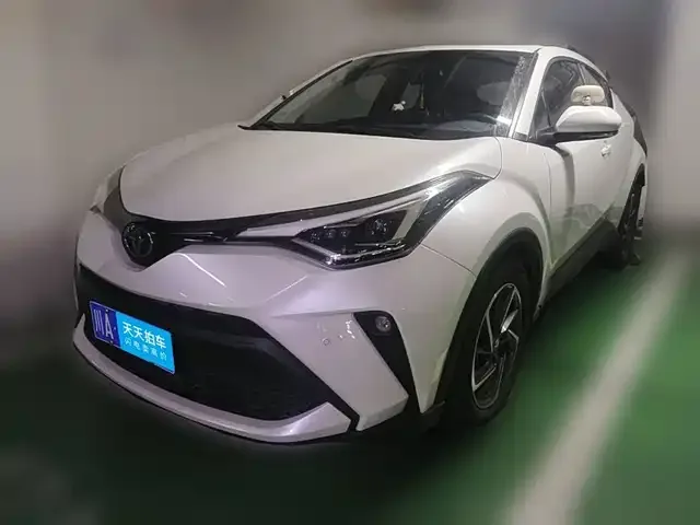Toyota C-HR 2023 из Китая — купить под ключ