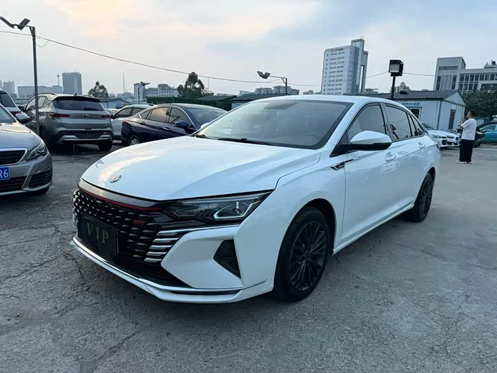 Dongfeng Aeolus Yixuan Max 2022 из Китая — купить под ключ