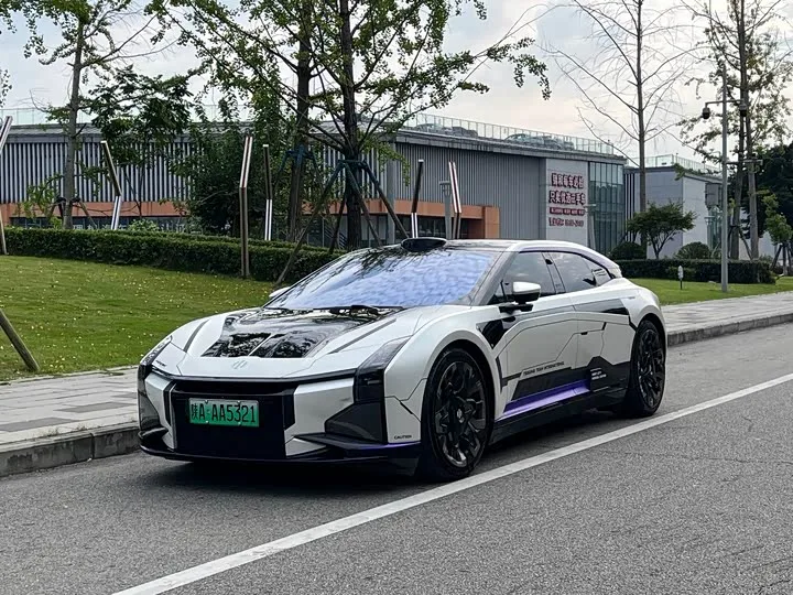 HiPhi Z 2023 из Китая — купить под ключ