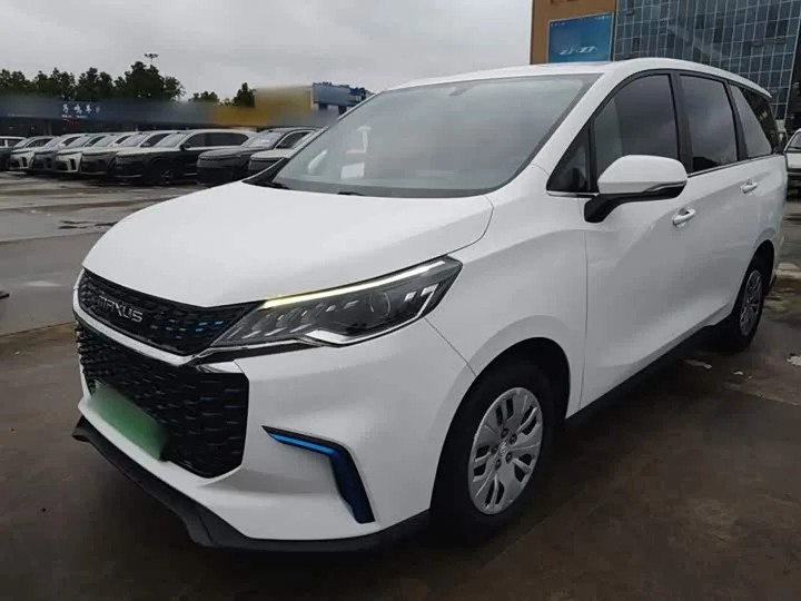 Maxus Euniq 5 2022 из Китая — купить под ключ