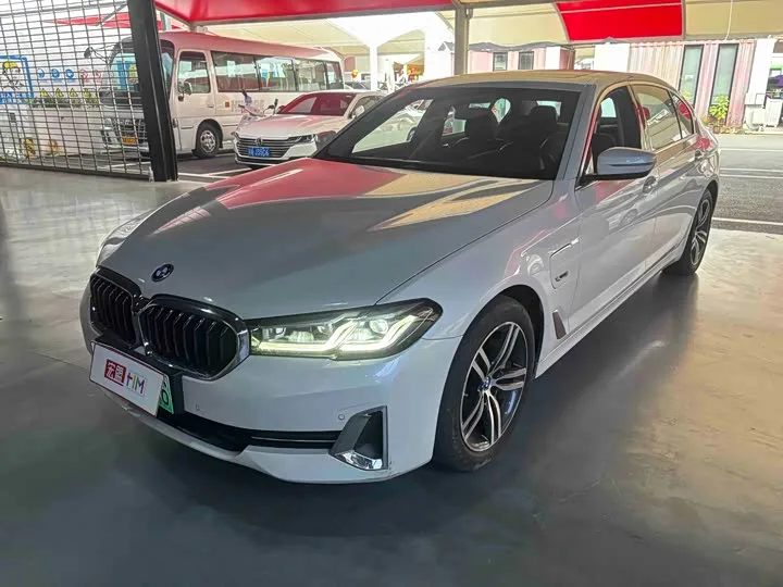 BMW 5 Series Hybrid 2022 из Китая — купить под ключ