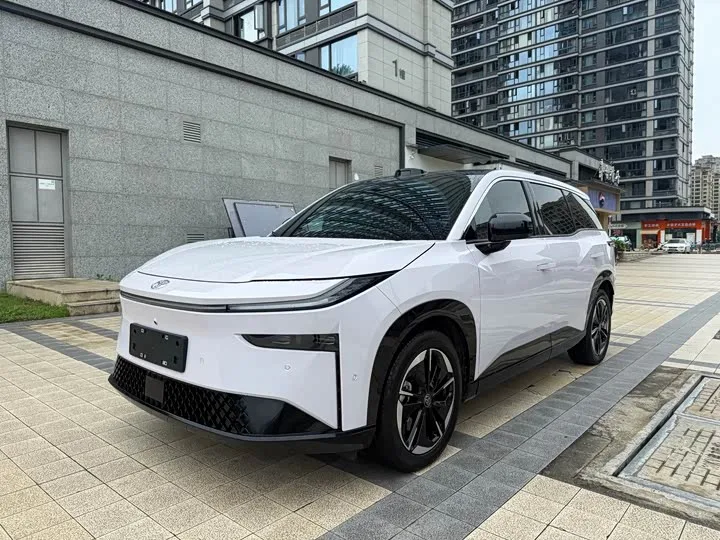 Toyota bZ3X 2025 из Китая — купить под ключ