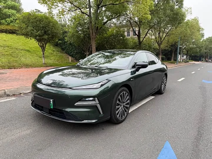 Geely Galaxy Starshine 8 EM-i 2025 из Китая — купить под ключ