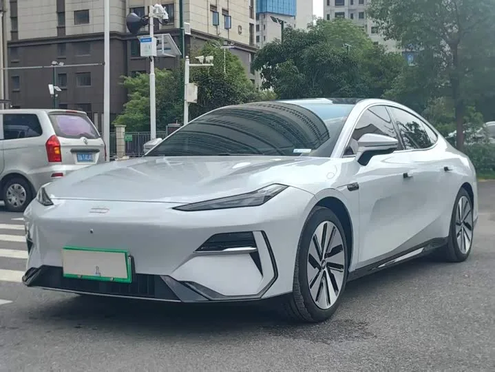 Geely Galaxy E8 2024 из Китая — купить под ключ