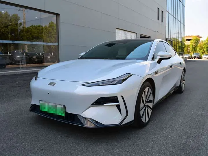Geely Galaxy E8 2025 из Китая — купить под ключ