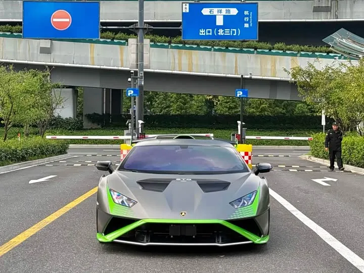 Lamborghini Huracán 2022 из Китая — купить под ключ