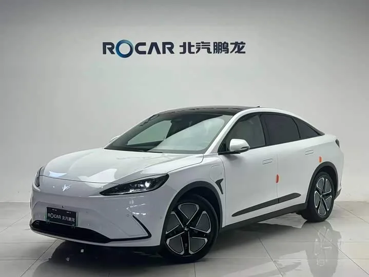 BAIC Arcfox Alpha S6 2025 из Китая — купить под ключ