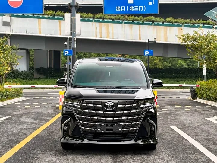 Toyota Alphard 2024 из Китая — купить под ключ