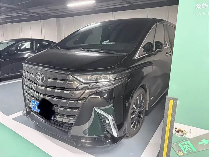 Toyota Alphard 2025 из Китая — купить под ключ