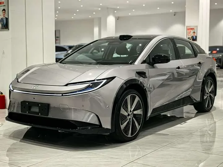 Toyota bZ5 2025 из Китая — купить под ключ