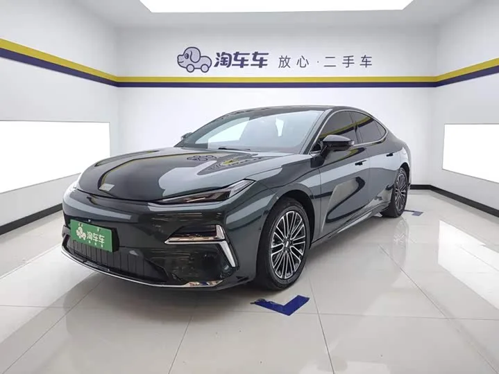 Geely Galaxy Starshine 8 EM-i 2025 из Китая — купить под ключ