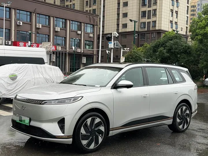 Dongfeng Yipai eπ 008 2025 из Китая — купить под ключ