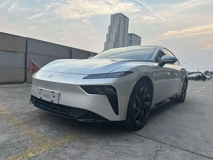 Dongfeng Yipai eπ 007 2024 из Китая — купить под ключ