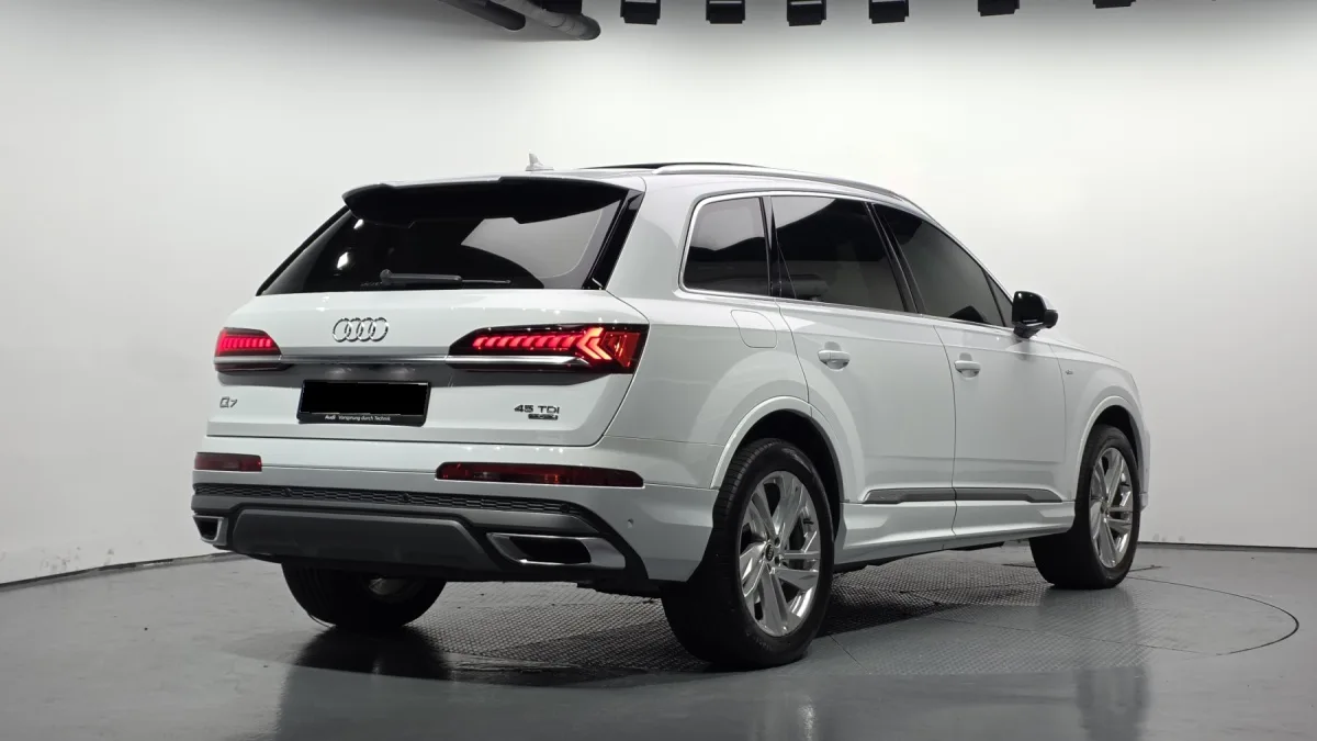 Audi Q7 2022 из Кореи — купить под ключ