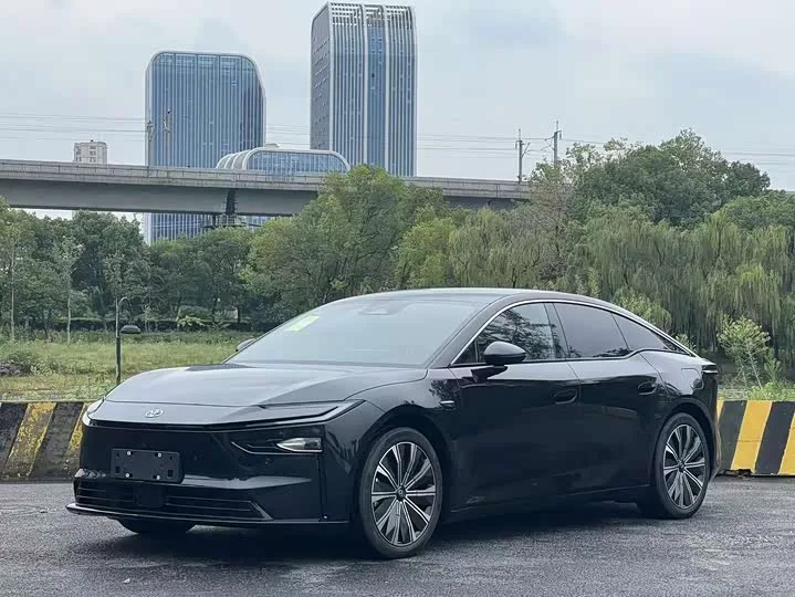 Toyota bZ7 2026 из Китая — купить под ключ