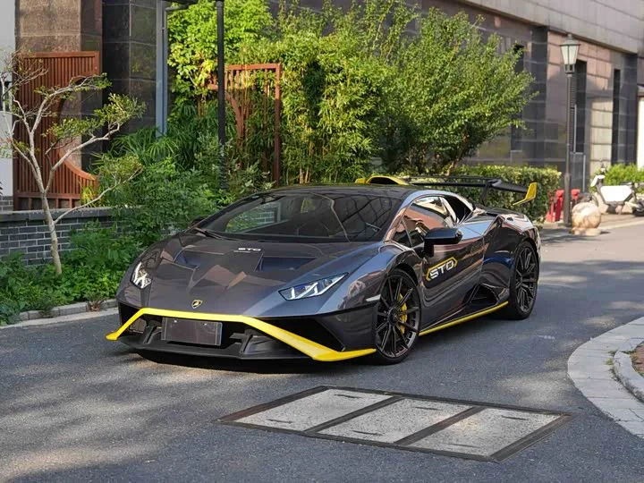 Lamborghini Huracán 2022 из Китая — купить под ключ