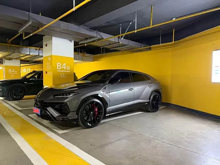 Lamborghini Urus 2023 из Китая — купить под ключ