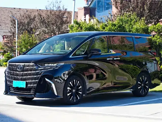 Toyota Alphard 2024 из Китая — купить под ключ