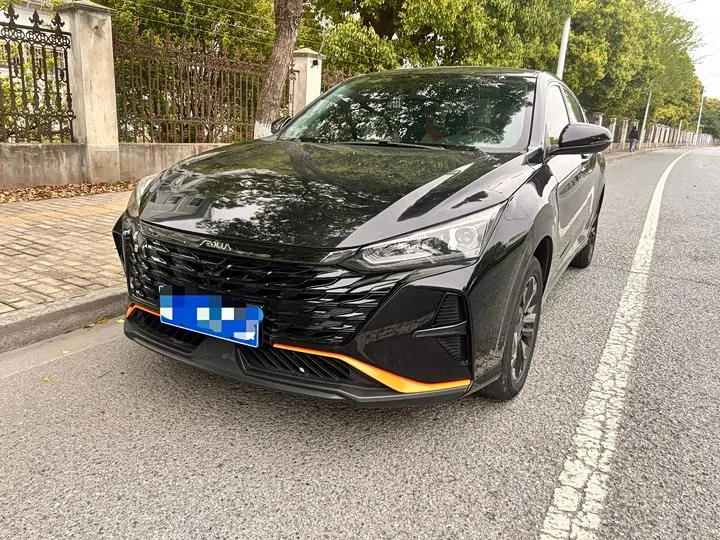 Dongfeng Aeolus Yixuan 2023 из Китая — купить под ключ