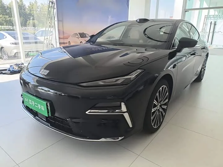 Geely Galaxy Starshine 8 EM-i 2025 из Китая — купить под ключ