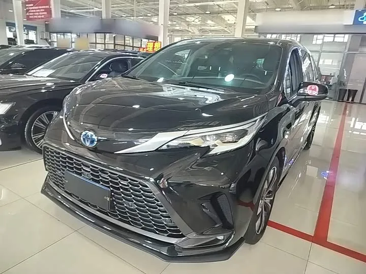 Toyota Granvia 2023 из Китая — купить под ключ