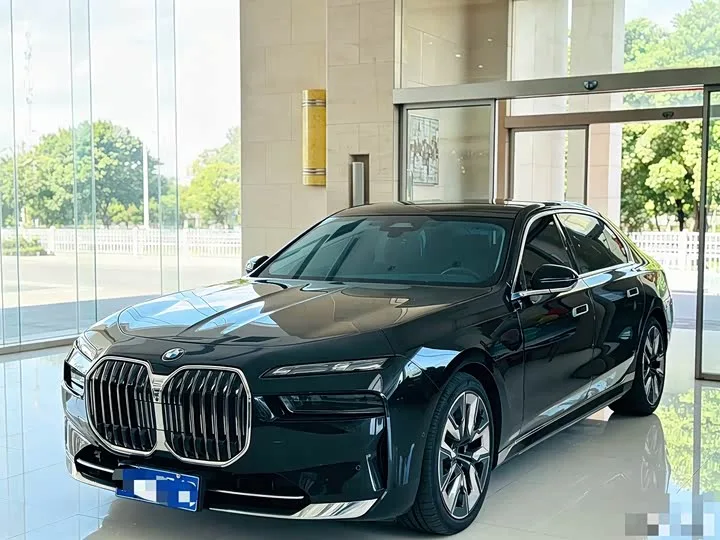 BMW 7 Series 2023 из Китая — купить под ключ
