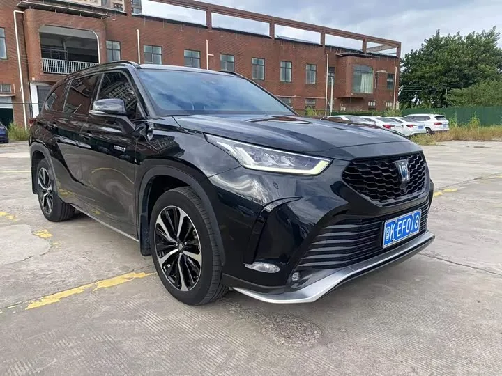 Toyota Crown Kluger 2023 из Китая — купить под ключ
