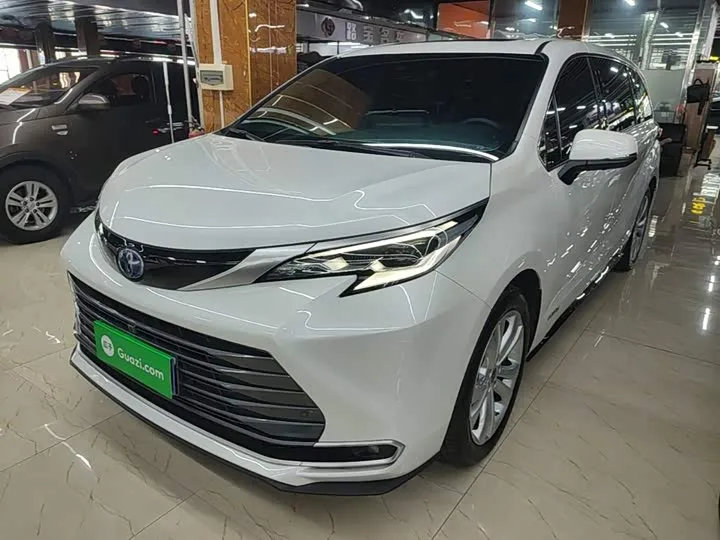 Toyota Sienna 2023 из Китая — купить под ключ