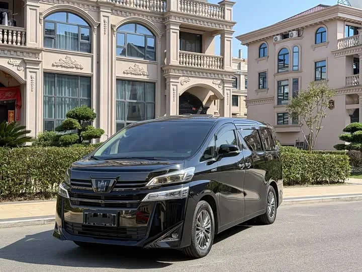 Toyota Vellfire 2023 из Китая — купить под ключ