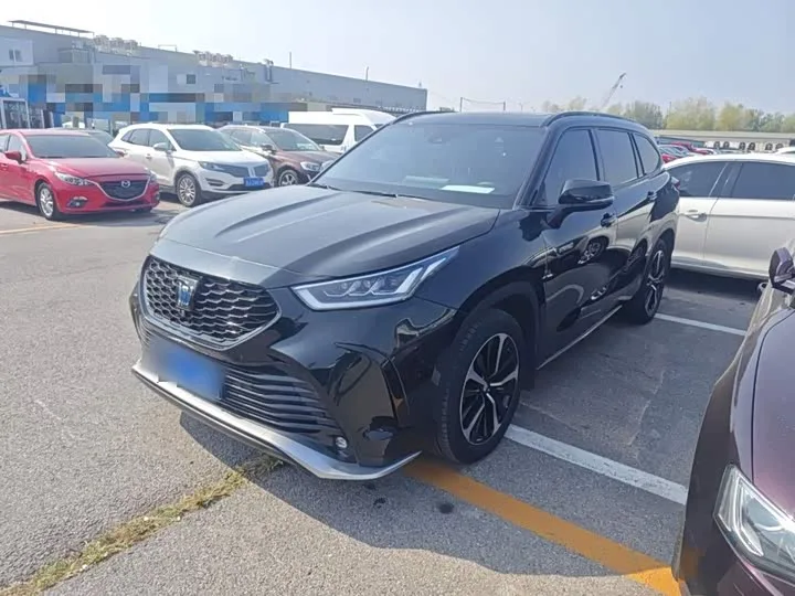 Toyota Crown Kluger 2023 из Китая — купить под ключ