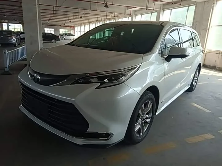 Toyota Sienna 2025 из Китая — купить под ключ